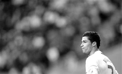 塔图姆关键球命中 绿军守住胜果（塔图姆命中关键一投 绿军守住胜利）