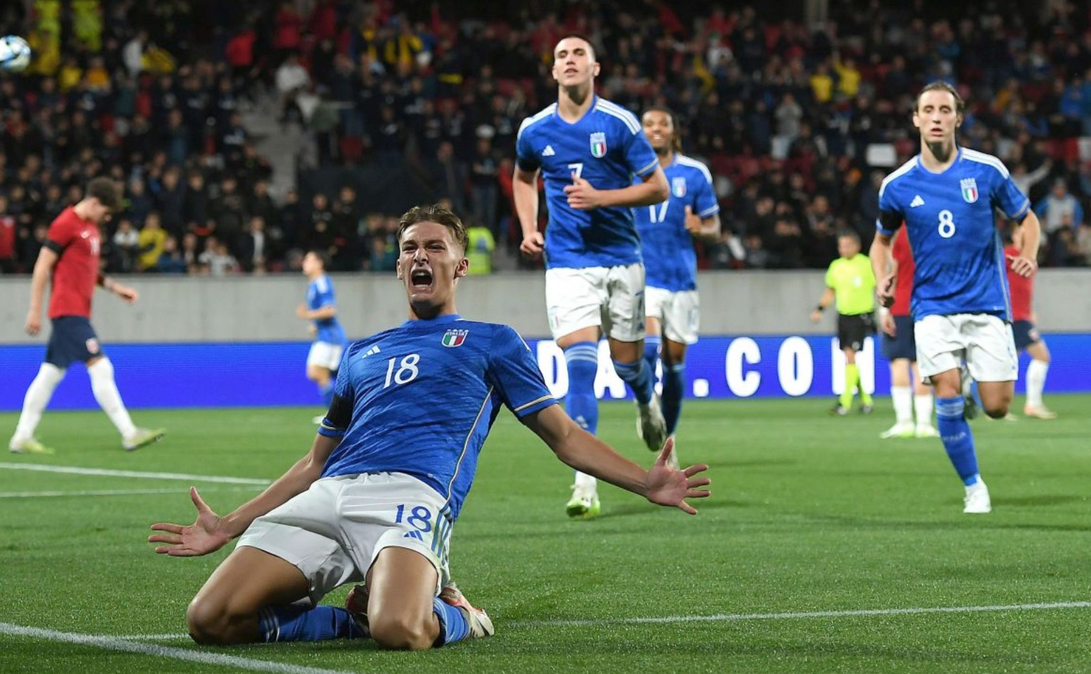 东体：莱昂纳多正进行恢复训练，加布里埃尔也尚未参加合练（东体：莱昂纳多处于康复训练阶段，加布里埃尔仍未随队合练）