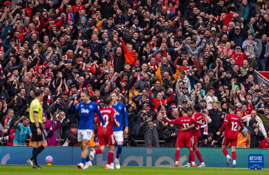 中超三连冠伴随亚冠全年不胜，海港距离“王朝”还差很远（中超三连冠难掩亚冠全年零胜，海港距王朝仍差甚远）