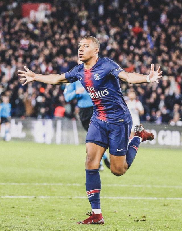 减少持球犹豫的训练方案（持球决断力提升训练方案）