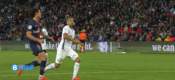 眼眶塌陷！赵鸿刚拳击生涯或终结，转型还是再战成艰难抉择（眼眶重伤，赵鸿刚拳击生涯或告终：转型抑或再战成两难选择）